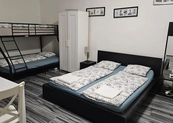 Small In Downtown For Groups Apartman Prága